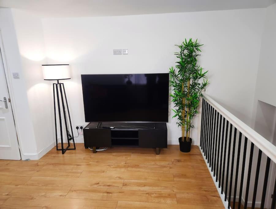 Hutchcomb Villa, 4 Bed Luxury House,oxford+parking Oxford